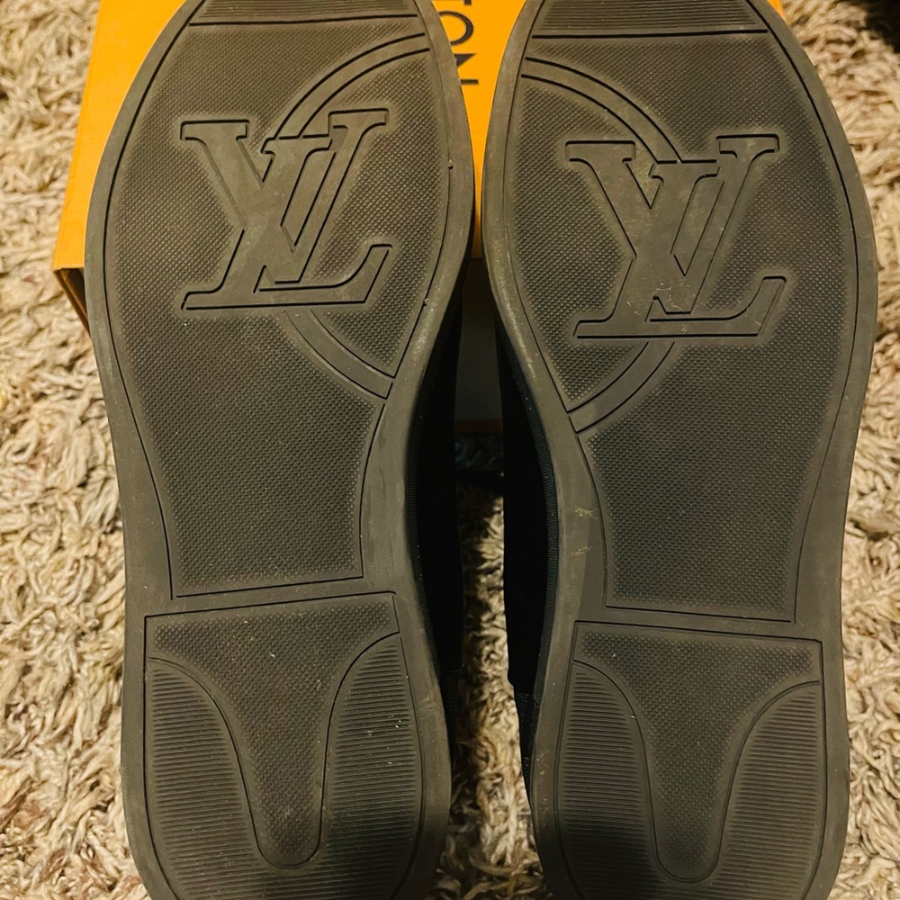 Mens Authentic Louis Vuitton high top sneakers - Picture 8 of 11